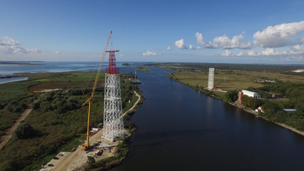 Монтаж опор ЛЭП для технологического присоединения Прегольской ТЭС - Sputnik Латвия