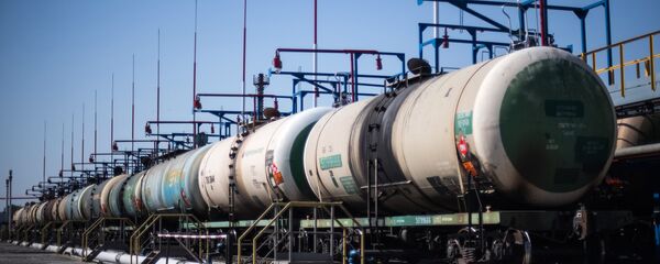 Цистерны на нефтебазе Цистерны на нефтебазе - Sputnik Latvija