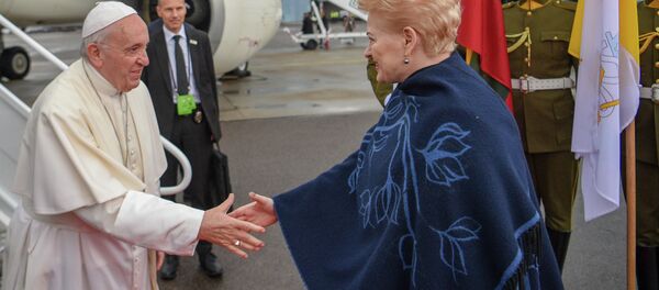 Папа римский Франциск и президент Литвы Даля Грибаускайте, 22 сентября 2018 года - Sputnik Латвия