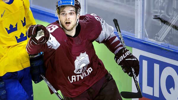 Латвийский хоккеист Теодорс Блюгерс - Sputnik Латвия