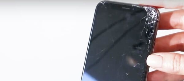 Jaunie iPhone nav pārvarējuši izturības pārbaudi Jaunie iPhone nav pārvarējuši izturības pārbaudi - Sputnik Latvija