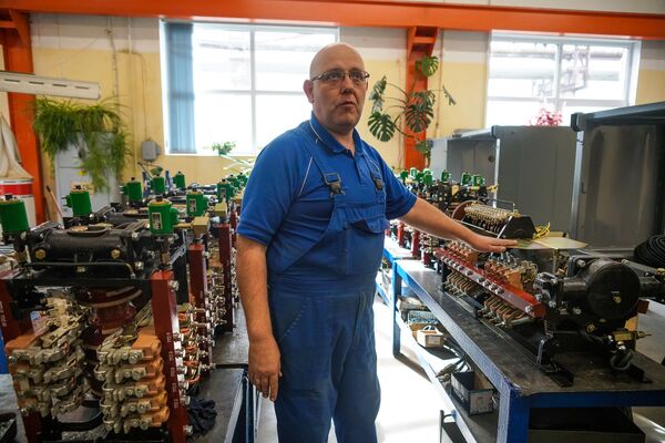 Вопреки всему: легендарный РЭЗ отмечает 130-летие Вопреки всему: легендарный РЭЗ отмечает 130-летие - Sputnik Латвия