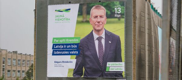 Предвыборный плакат главы МИД Латвии Эдгарса Ринкевичса Предвыборный плакат главы МИД Латвии Эдгарса Ринкевичса - Sputnik Латвия