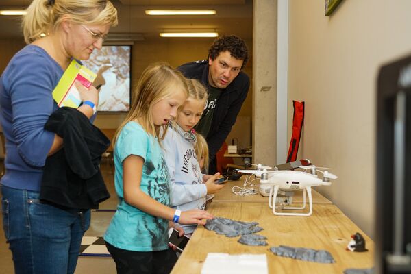 Город засыпает, просыпаются ученые: Ночь науки в Латвии Город засыпает, просыпаются ученые: Ночь науки в Латвии - Sputnik Латвия