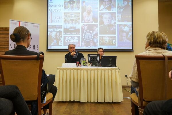 Балуев: кто отрицает Русский мир, еще пожалеет об этом Балуев: кто отрицает Русский мир, еще пожалеет об этом - Sputnik Латвия