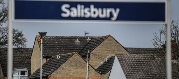 Указатель на въезде в город Солсбери в Великобритании, где были отравлены С. Скрипаль и его дочь Указатель на въезде в город Солсбери в Великобритании, где были отравлены С. Скрипаль и его дочь - Sputnik Latvija