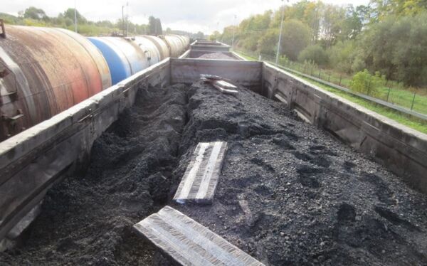 Таможня не дала ввезти 17 миллионов контрабандных сигарет из Беларуси - Sputnik Латвия