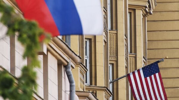 США приостанавливают выдачу неиммиграционных виз в России - Sputnik Латвия