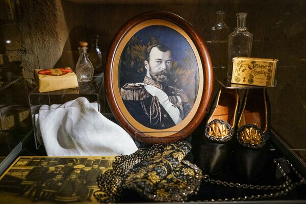 Реквием по музам: выставка Александра Васильева 1918. Роскошь свободы в Риге - Sputnik Латвия