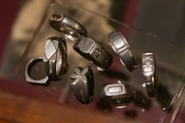 Реквием по музам: выставка Александра Васильева 1918. Роскошь свободы в Риге - Sputnik Латвия