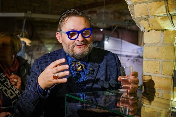 Реквием по музам: выставка Александра Васильева 1918. Роскошь свободы в Риге - Sputnik Латвия