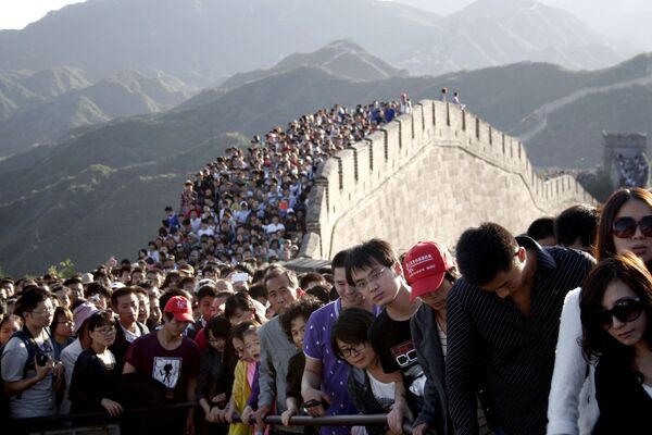 Посетители Великой китайской стены  - Sputnik Latvija