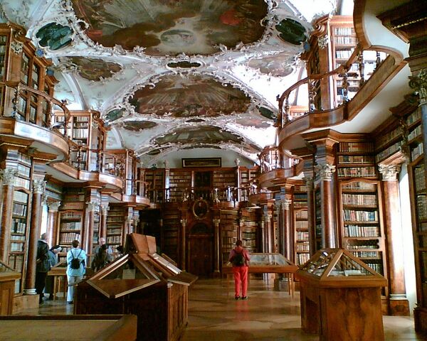 Библиотека монастыря Святого Галла в Швейцарии - Sputnik Латвия