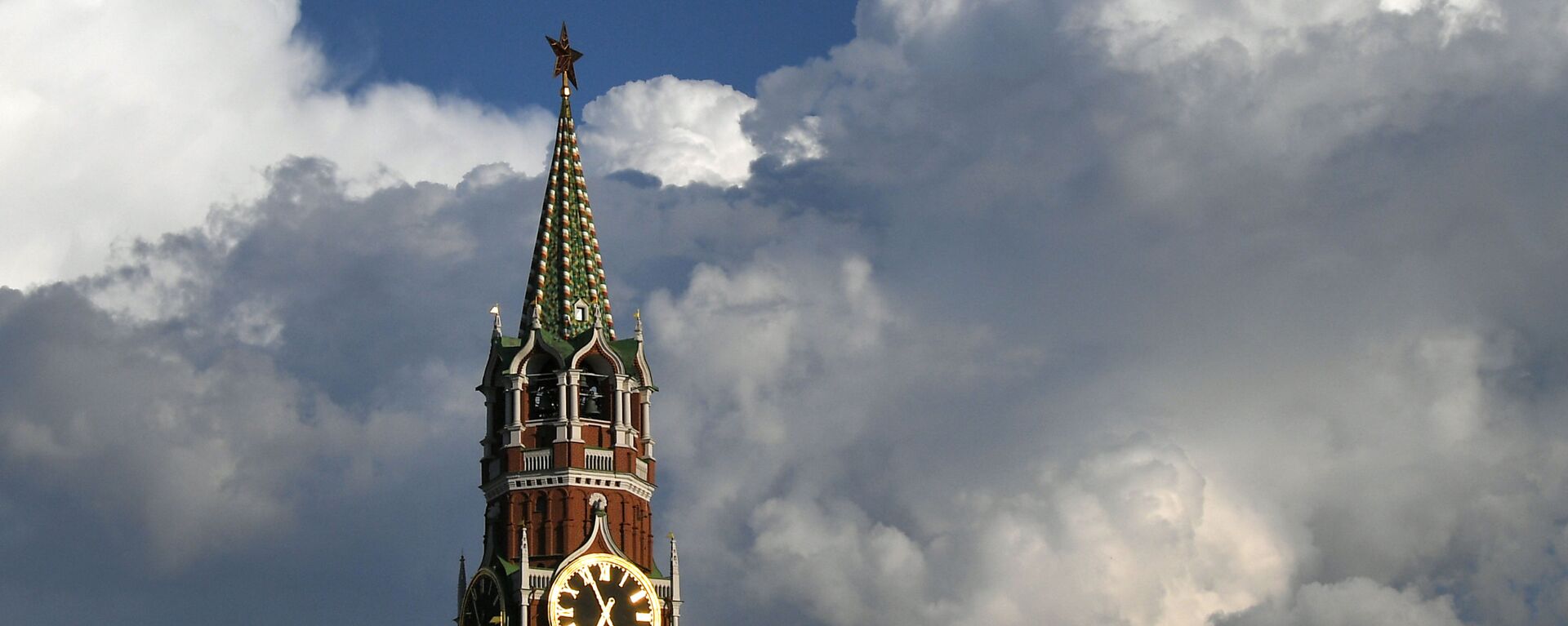 Спасская башня Московского Кремля - Sputnik Латвия, 1920, 24.02.2022