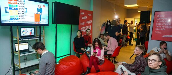 В предвыборном штабе партии Прогрессивные - Sputnik Латвия