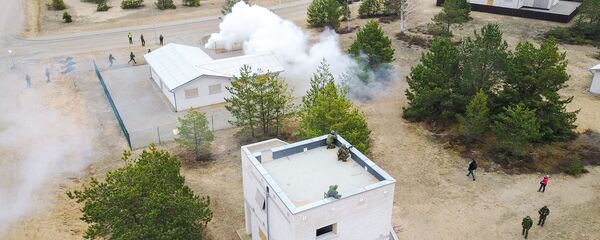 Учения Удар молнии 2017 в городе Пабраде - Sputnik Латвия