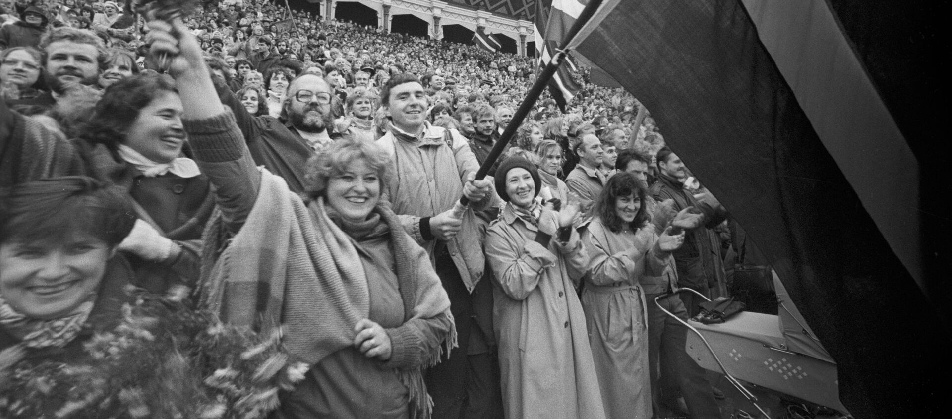 Митинг в поддержку создания Народного фронта Латвии, 9 октября 1988 - Sputnik Латвия, 1920, 03.03.2021