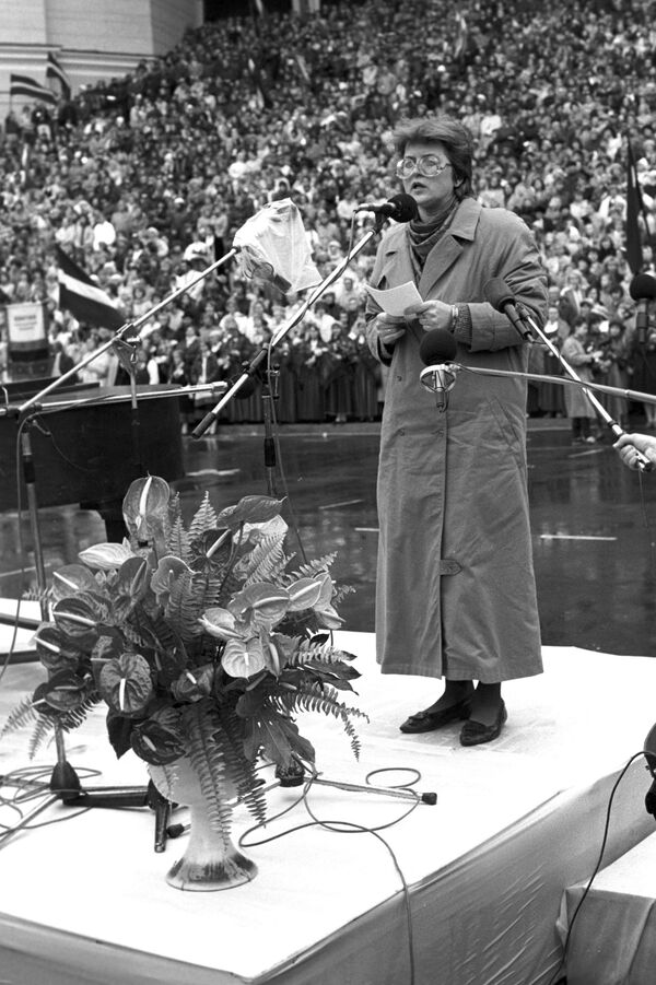 Вывести народ из рабства: юбилей Народного фронта Латвии - Sputnik Латвия