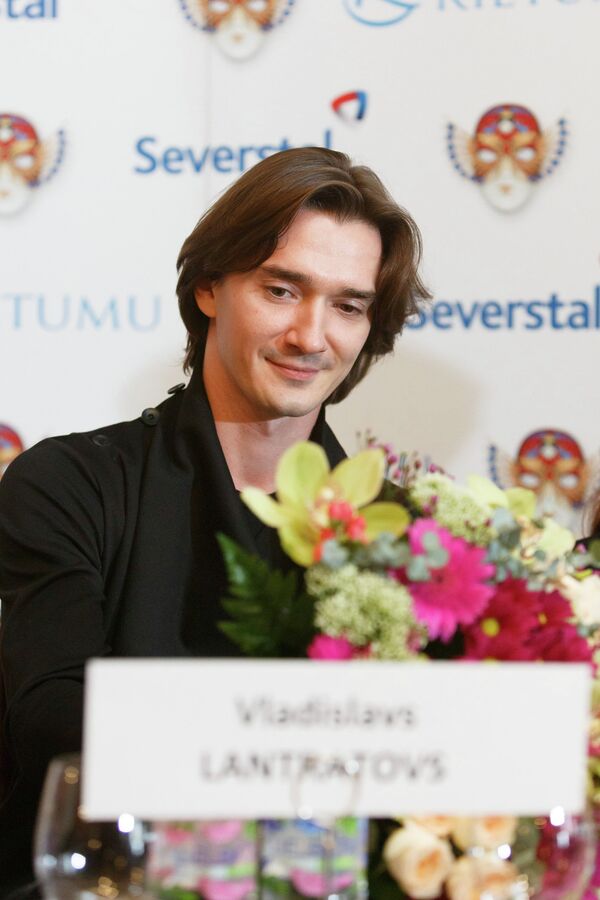 Театральный фестиваль Золотая маска в Латвии затмит парламентские выборы Театральный фестиваль Золотая маска в Латвии затмит парламентские выборы - Sputnik Латвия