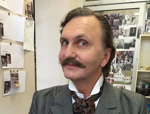 Его сцена - половина земного шара: Стас Флоренцев и творческий треугольник - Sputnik Латвия