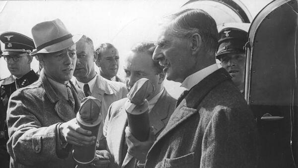 Lielbritānijas premjerministra Nevila Čemberlena vizīte Vācijā 1938. gadā - Sputnik Latvija
