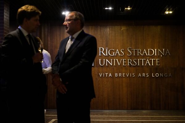 Уезжают лучшие врачи и ученые: Гриндекс - для медицины, которую теряет Латвия - Sputnik Латвия