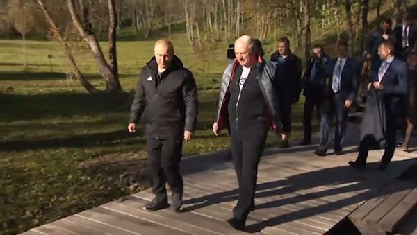 Lukašenko parādīja Putinam savu bērnības dzimteni - Sputnik Latvija