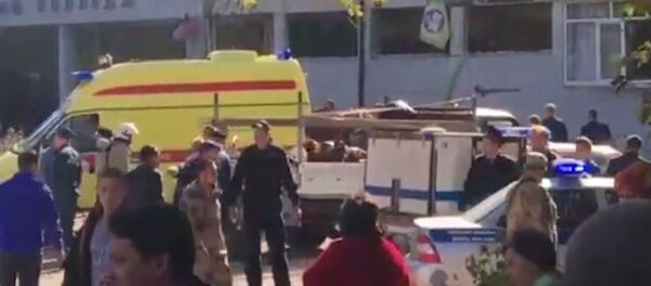 Взрыв в колледже в Керчи. Кадры с места происшествия Взрыв в колледже в Керчи. Кадры с места происшествия - Sputnik Латвия