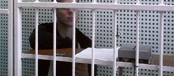 Футболист Александр Кокорин на экране монитора в Мосгорсуде, где рассматривается апелляция на его арест - Sputnik Латвия