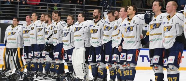 Чемпион Латвии по хоккеюКурбадс выбил из Континентального кубка IIHF  украинский Донбасс - Sputnik Латвия