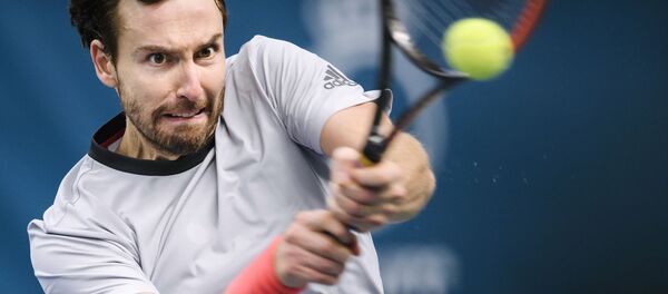 Теннисист Эрнестс Гулбис в полуфинале Stockholm Open против американца Джона Изнера - Sputnik Латвия