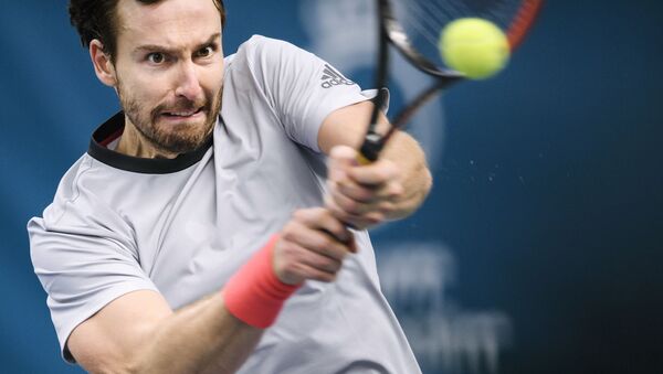 Теннисист Эрнестс Гулбис в полуфинале Stockholm Open против американца Джона Изнера - Sputnik Латвия