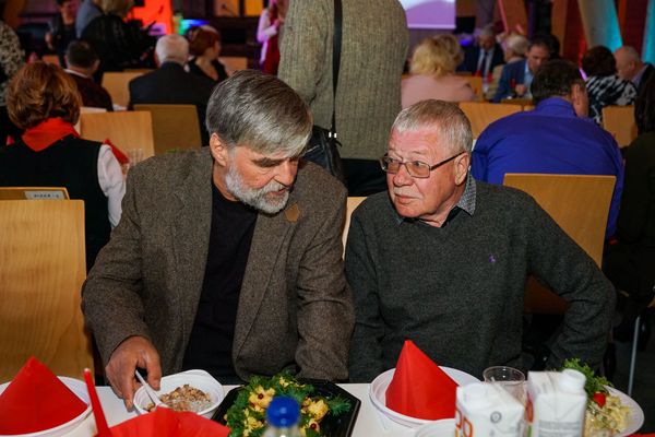 Не расстанусь с комсомолом, буду вечно молодым: Рига отметила 100-летие ВЛКСМ - Sputnik Латвия