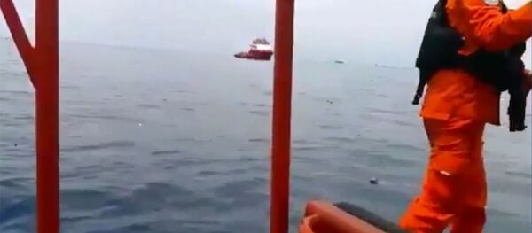 Boeing 737 katastrofa Indonēzijā: kadri no katastrofas vietas - Sputnik Latvija