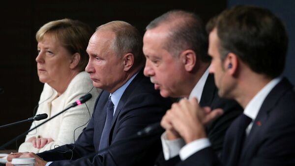 Sestdien Stambulā notika Turcijas, Krievijas, Vācijas un Francijas līderu tikšanās - Sputnik Latvija