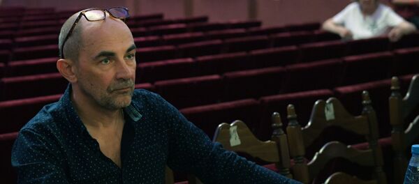 Художественный руководитель Московского драматического театра на Малой Бронной Сергей Голомазов перед началом сбора труппы театра перед началом нового сезона. Художественный руководитель Московского драматического театра на Малой Бронной Сергей Голомазов перед началом сбора труппы театра перед началом нового сезона. - Sputnik Латвия