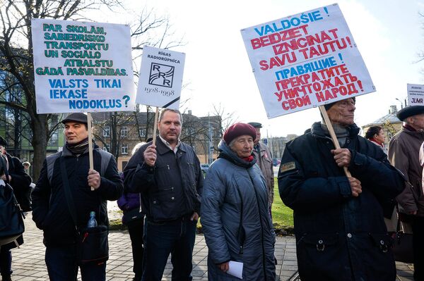 Мы хотим для Латвии то, чего Трамп хочет для США: поминки промышленности в Гризинькалнсе - Sputnik Латвия