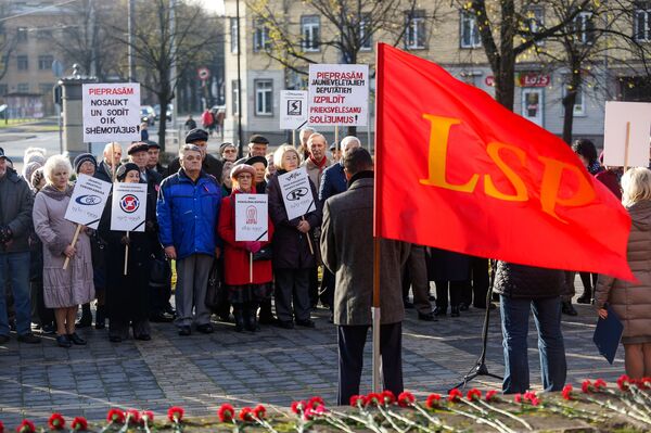 Мы хотим для Латвии то, чего Трамп хочет для США: поминки промышленности в Гризинькалнсе - Sputnik Латвия