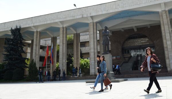 Вот и Saebiz: русскому языку в Средней Азии живется не как в Прибалтике - Sputnik Латвия