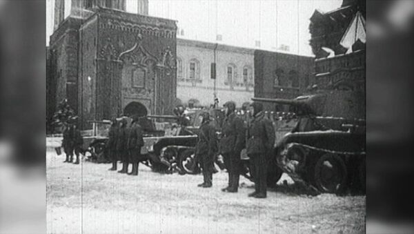 Исторический парад 7 ноября 1941 года – архивное видео - Sputnik Латвия
