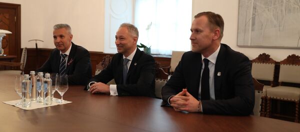 Артис Пабрикс, Янис Борданс и Алдис Гобземс на встрече с Раймондсом Вейонисом - Sputnik Латвия