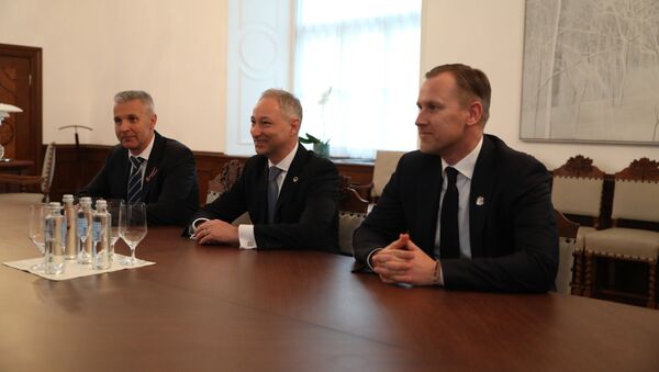 Артис Пабрикс, Янис Борданс и Алдис Гобземс на встрече с Раймондсом Вейонисом - Sputnik Латвия