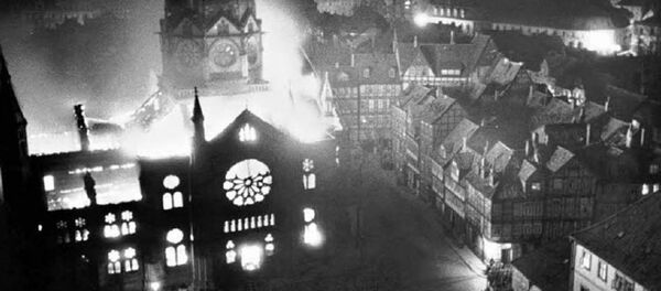 Горящая синагога в Ганновере. 9 ноября 1938 - Sputnik Латвия