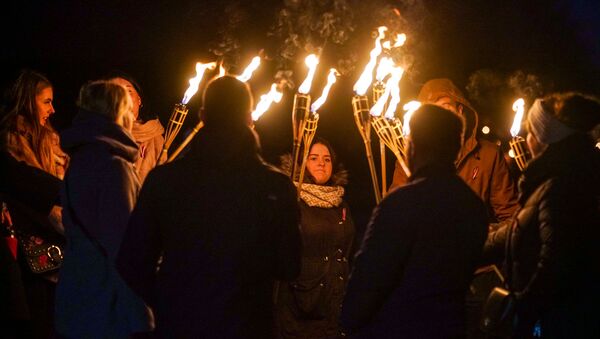 Факельное шествие в Риге - Sputnik Latvija