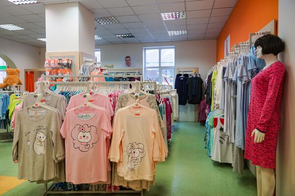 Выгодная цена и качество на века: рынок Латвии трещит под белорусским напором Выгодная цена и качество на века: рынок Латвии трещит под белорусским напором - Sputnik Латвия