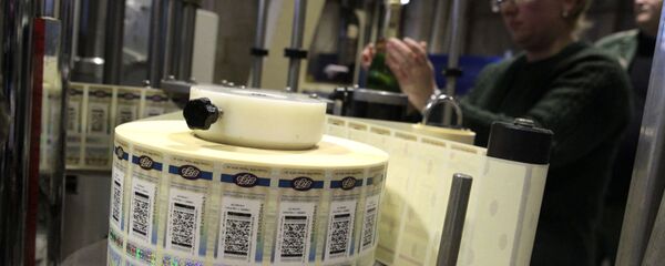 Производство шампанского на Московском комбинате шампанских вин - Sputnik Латвия