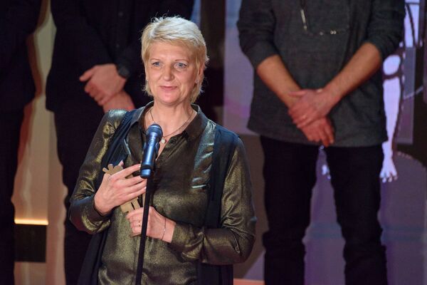 На волне: в Риге наградили лучших актеров и режиссеров На волне: в Риге наградили лучших актеров и режиссеров - Sputnik Латвия