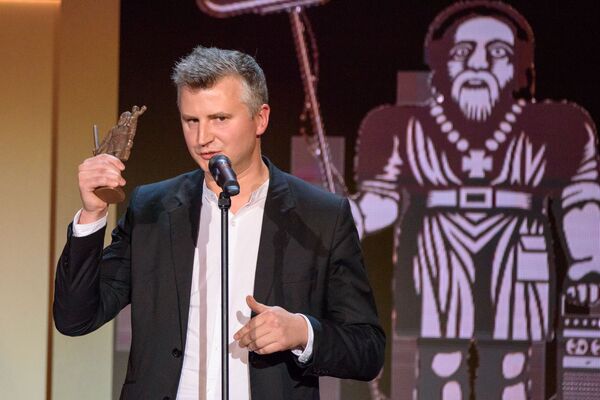 На волне: в Риге наградили лучших актеров и режиссеров На волне: в Риге наградили лучших актеров и режиссеров - Sputnik Латвия