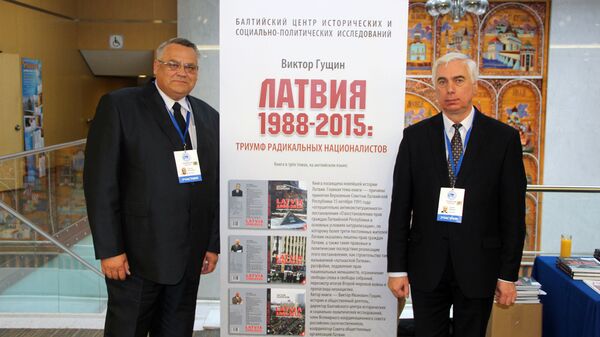 Не допустят сопротивления: как Латвия сползает в тоталитарный национализм - Sputnik Латвия